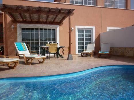 Villa con piscina privada en Casa-Aries